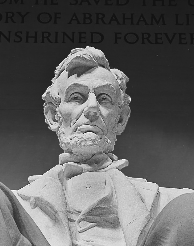 Lincoln statue closeup
