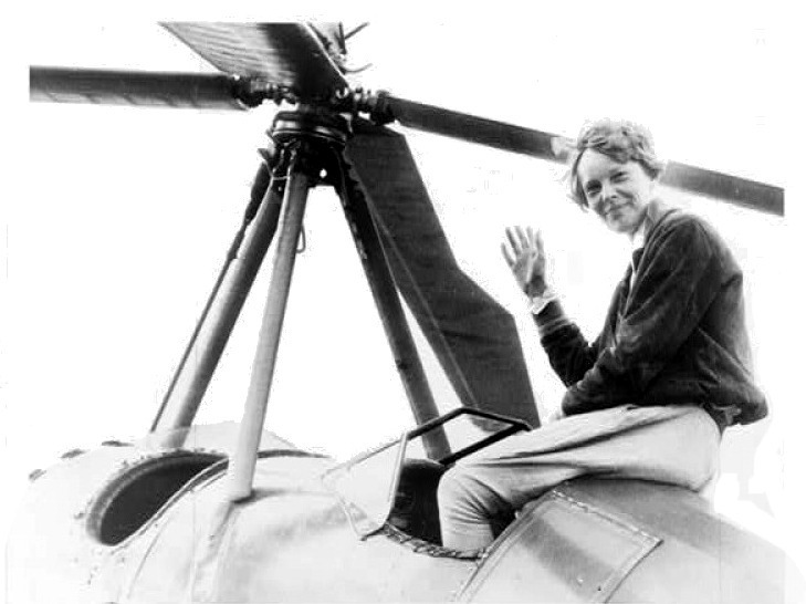 Amelia Earhart after transcontinental flight 1932