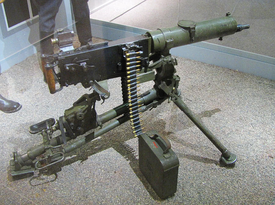1884 1st machine gun  Maxim