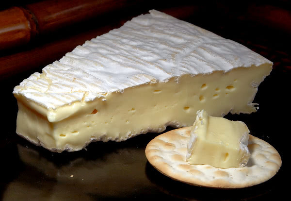 Brie de Meaux cheese