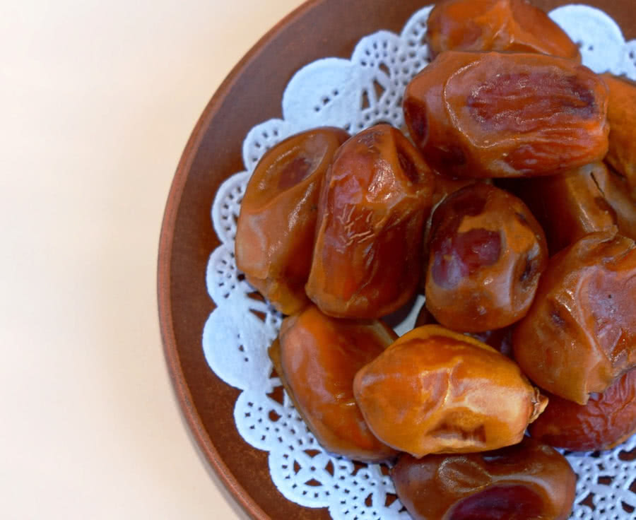 dates on plate