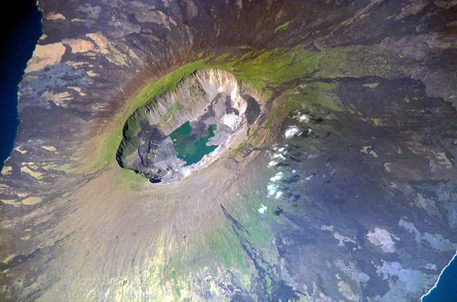 La Cumbre volcano crater