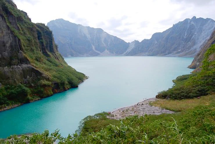 Lake Pinatubo crater 2009
