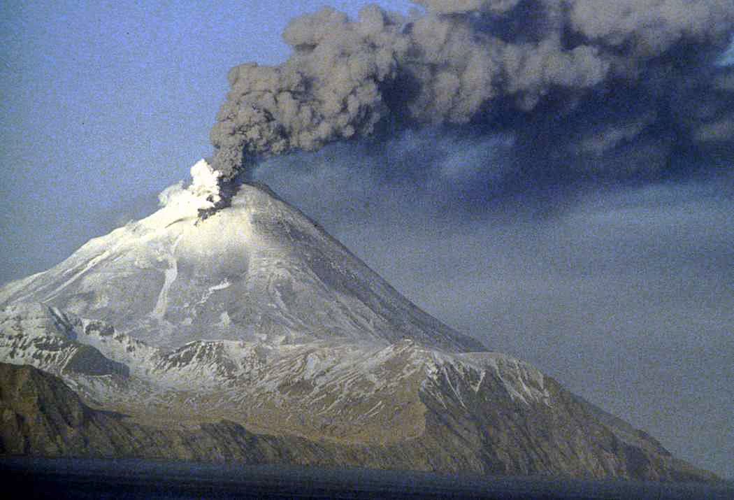 Kanaga volcano eruption