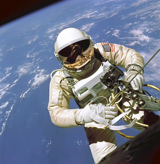 Gemini 4 spacewalk 1965