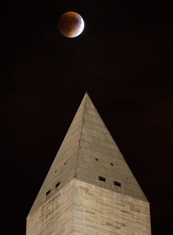 lunar ecllipse over Washington Monument