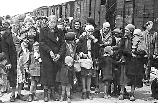 arriving women at concentration camp